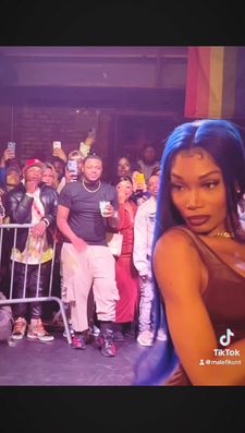 Instagram post by @therealbenzina