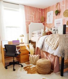 Instagram post by @thevogueroom