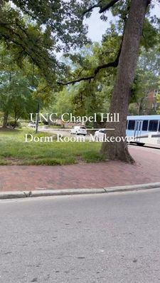 Instagram post by @thevogueroom