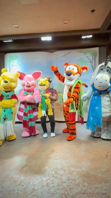 Instagram post by @tiahy__disney