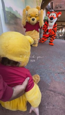 Instagram post by @tiahy__disney