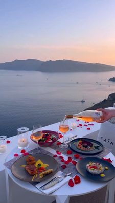 Instagram post by @travlcouples