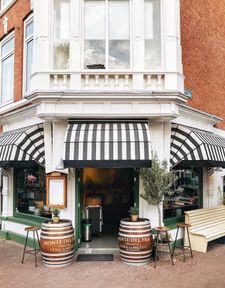 Instagram post by @urbanpixxels