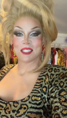 Instagram post by @vag4short