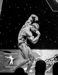 Instagram post by @valleyymuscle