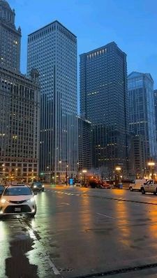 Instagram post by @visit.chicago7