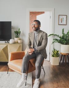 Instagram post by @wallstreetpaper