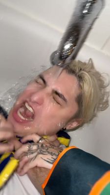 Instagram post by @wholewheatpeet