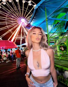 Instagram post by @yerlinivette